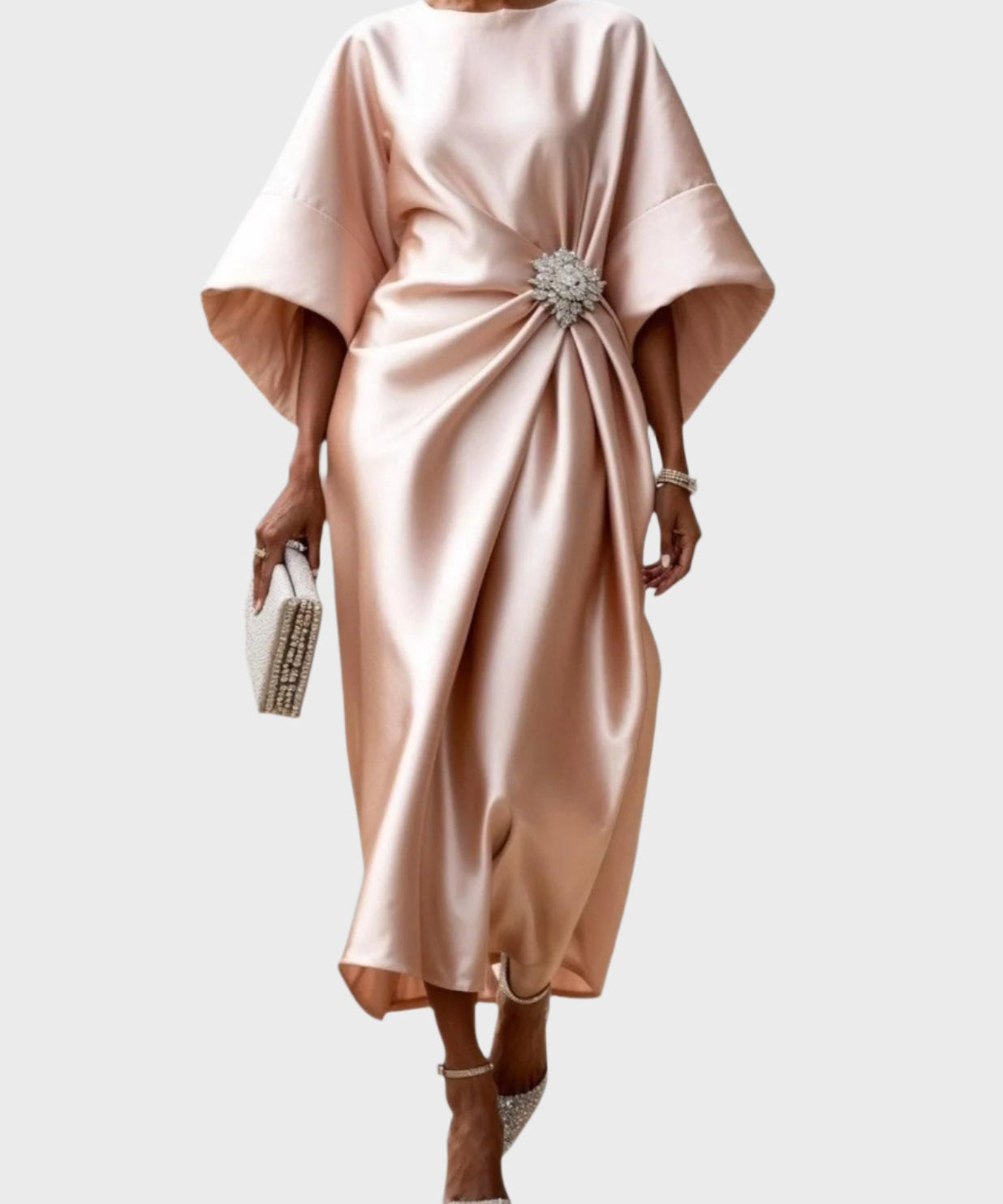 Σατέν Φόρεμα με Πλαϊνή Πιέτα και Διακοσμητική Αγκράφα