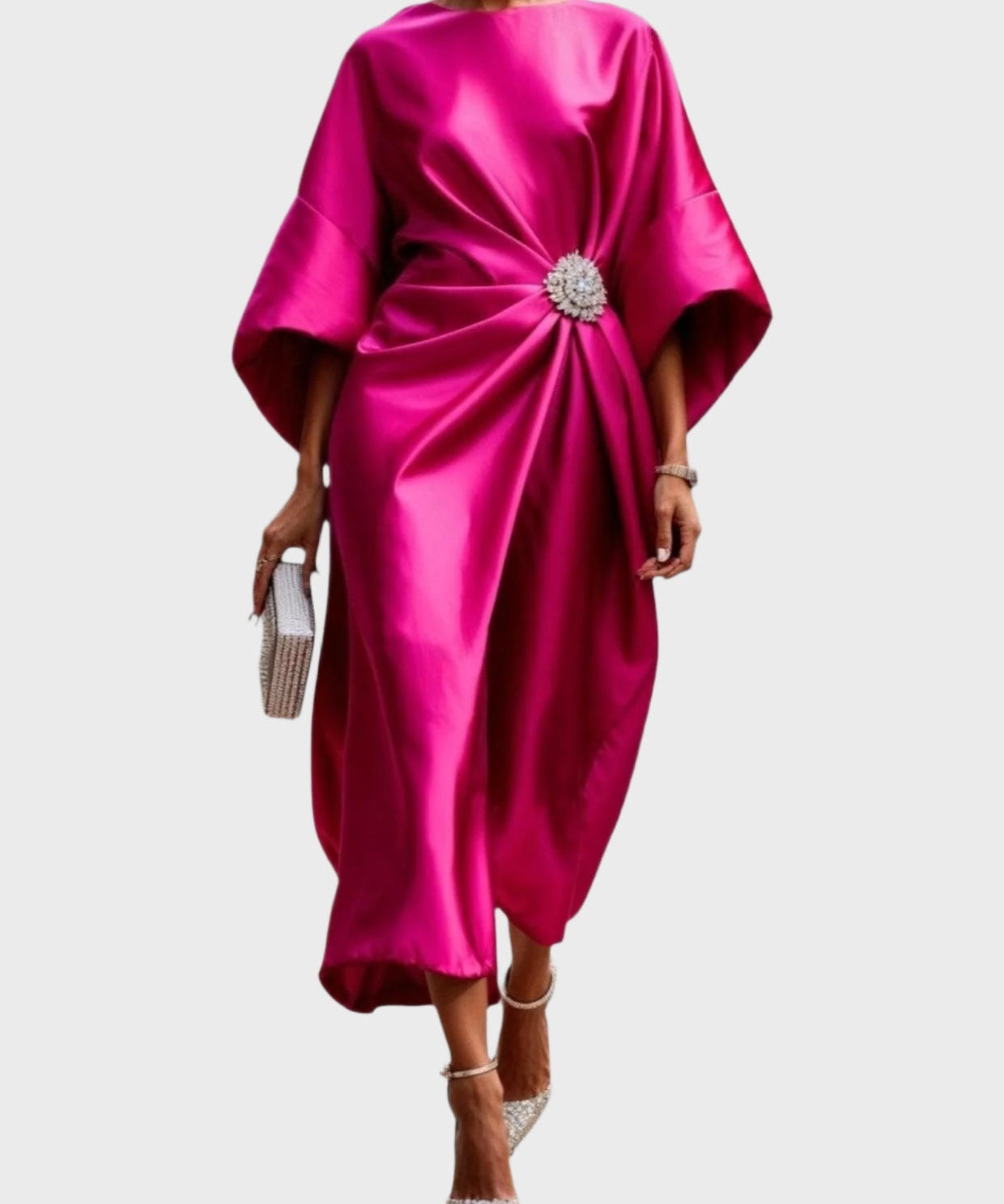 Σατέν Φόρεμα με Πλαϊνή Πιέτα και Διακοσμητική Αγκράφα