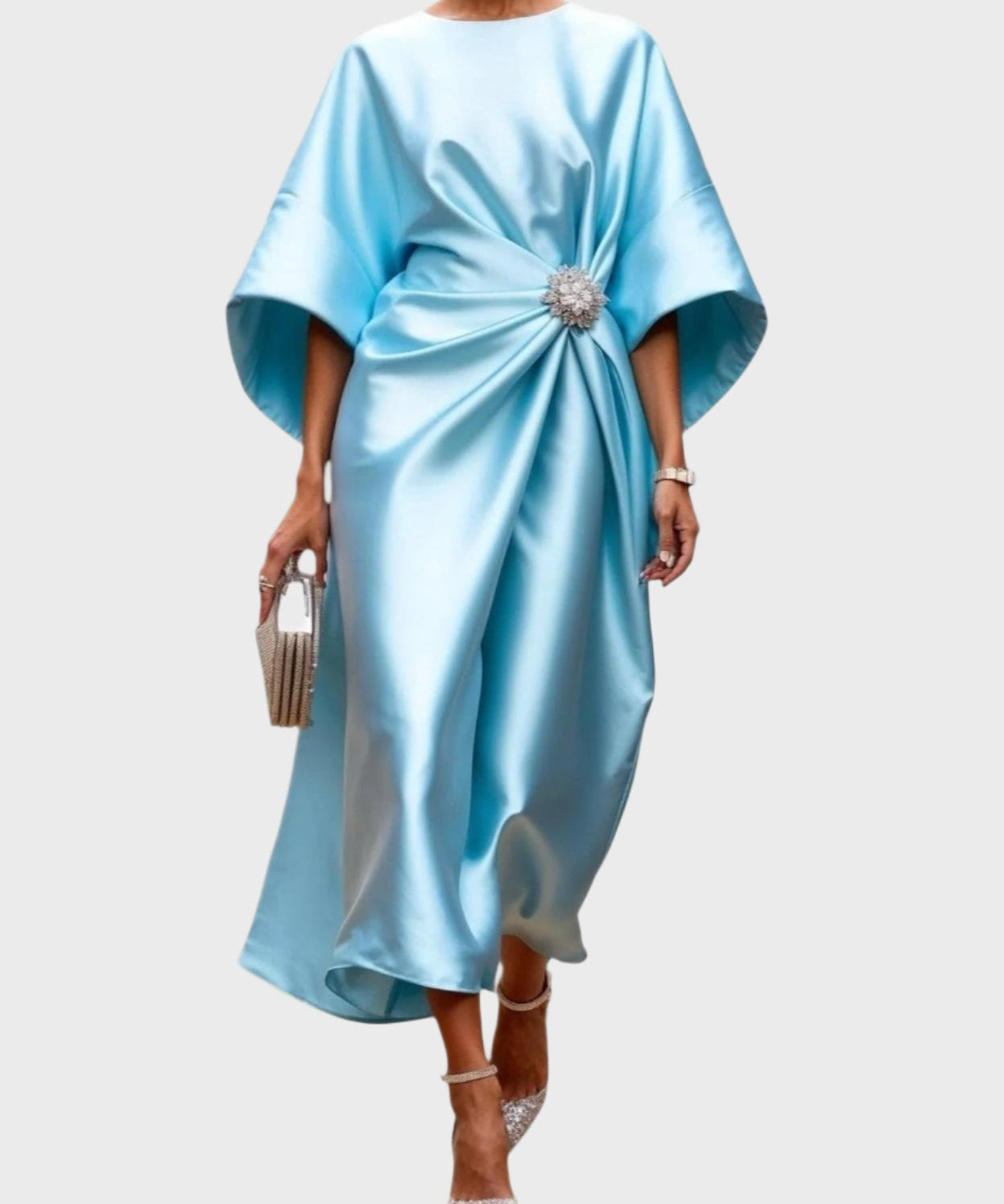 Σατέν Φόρεμα με Πλαϊνή Πιέτα και Διακοσμητική Αγκράφα