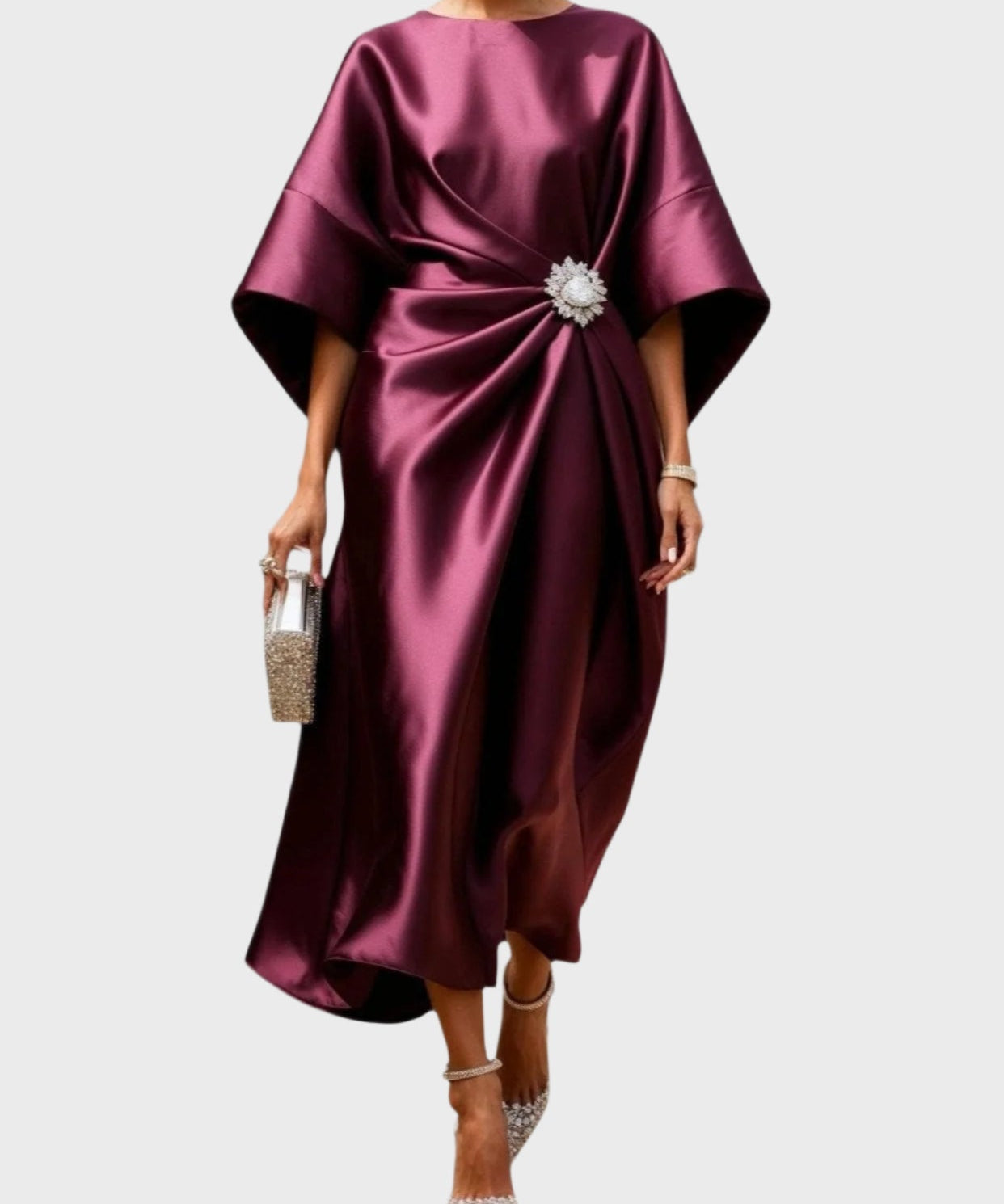 Σατέν Φόρεμα με Πλαϊνή Πιέτα και Διακοσμητική Αγκράφα