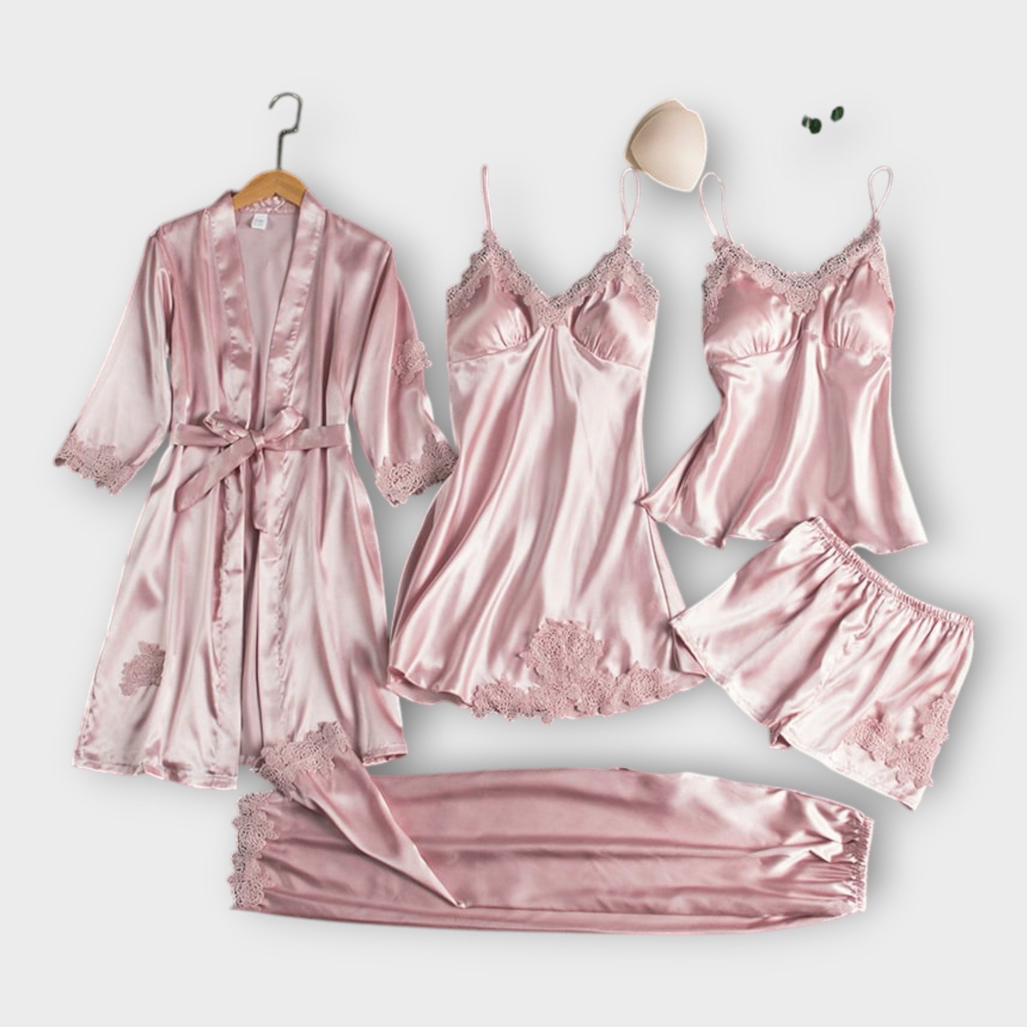 Σετ Σατέν Νυχτικά & Ρόμπα με Εκλεπτυσμένη Αισθητική