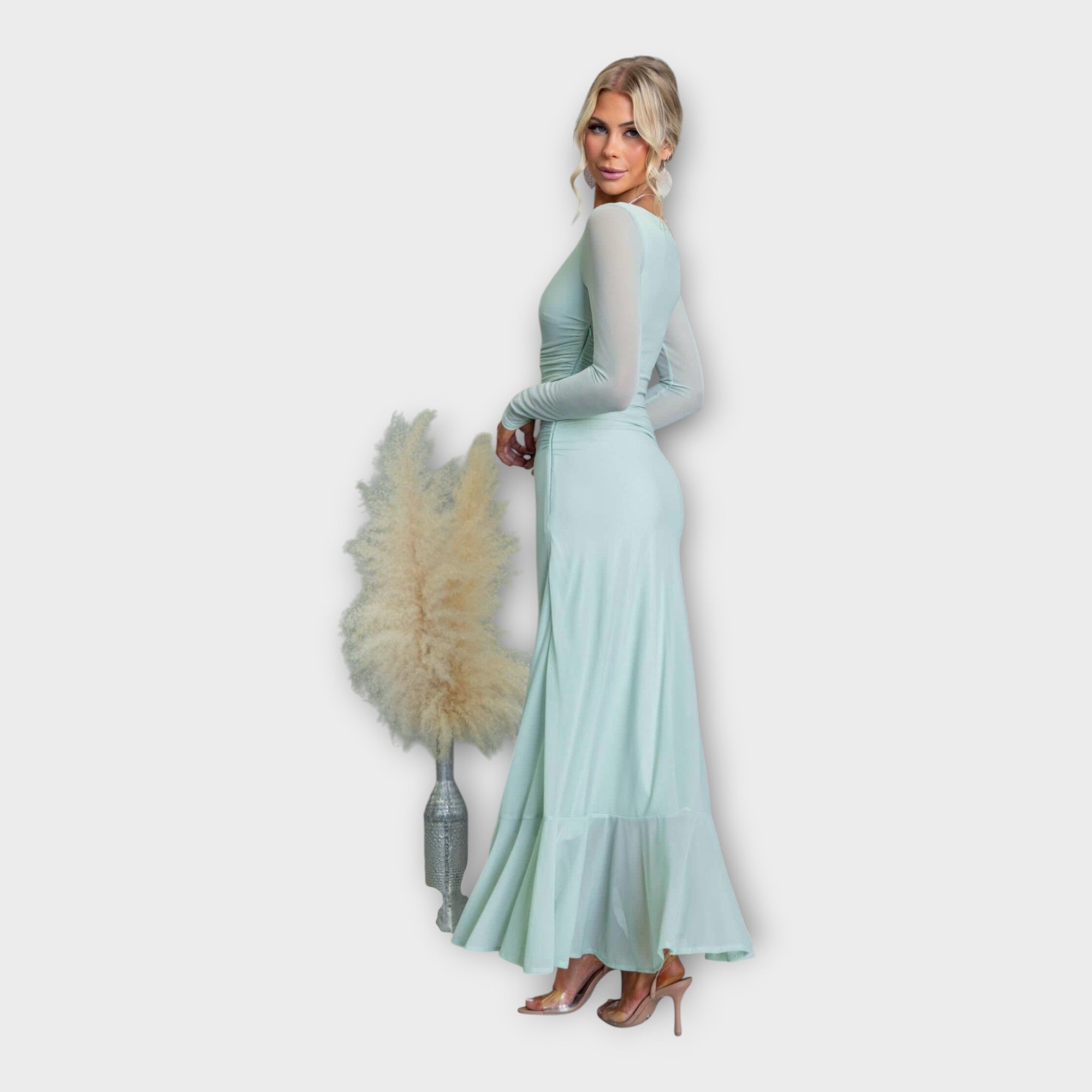 Εντυπωσιακό Φόρεμα με Κομψή Γραμμή