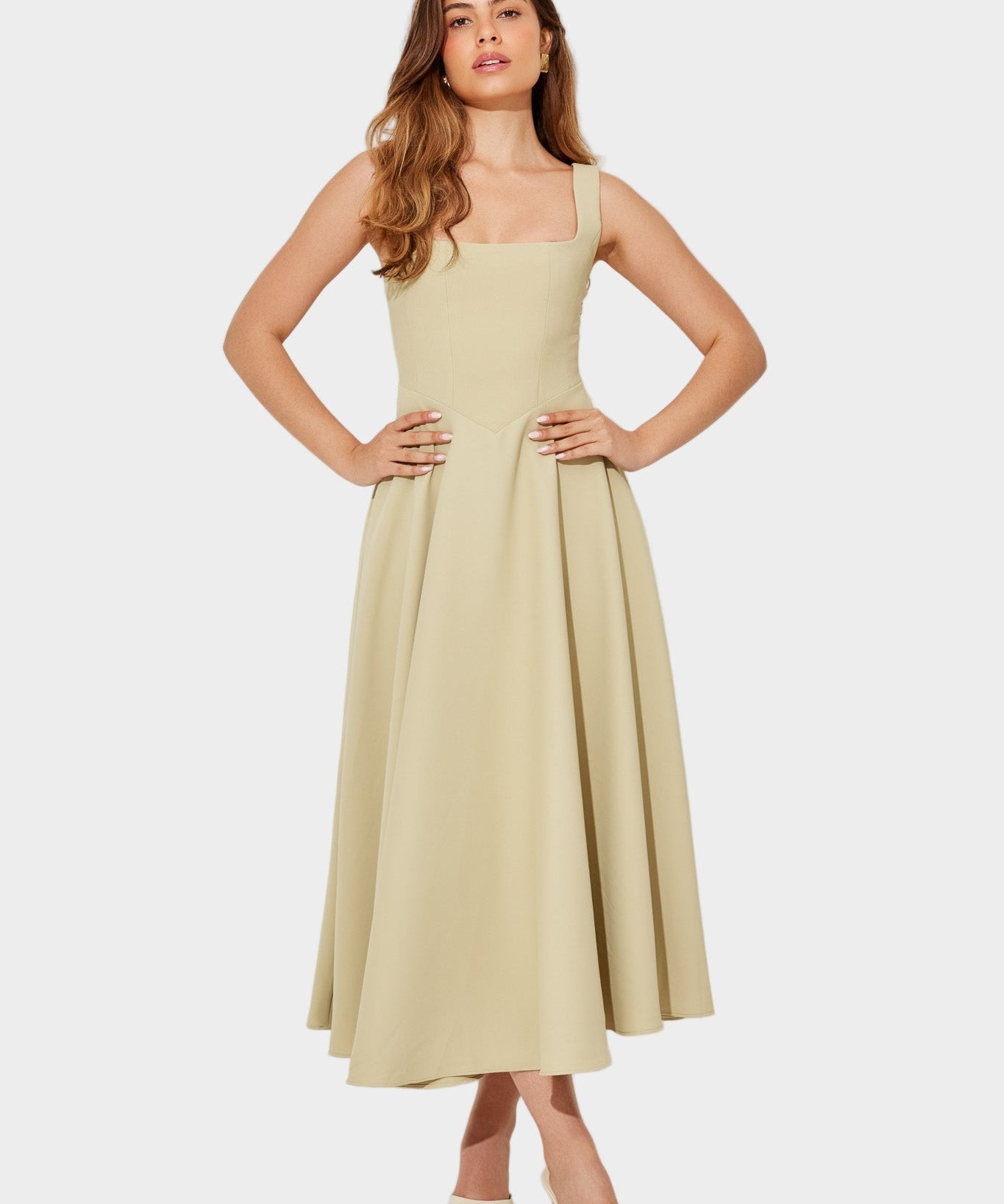 Διαχρονικό Αέρινο Μίντι Φόρεμα με Κομψή Γραμμή και Φυσική Κίνηση