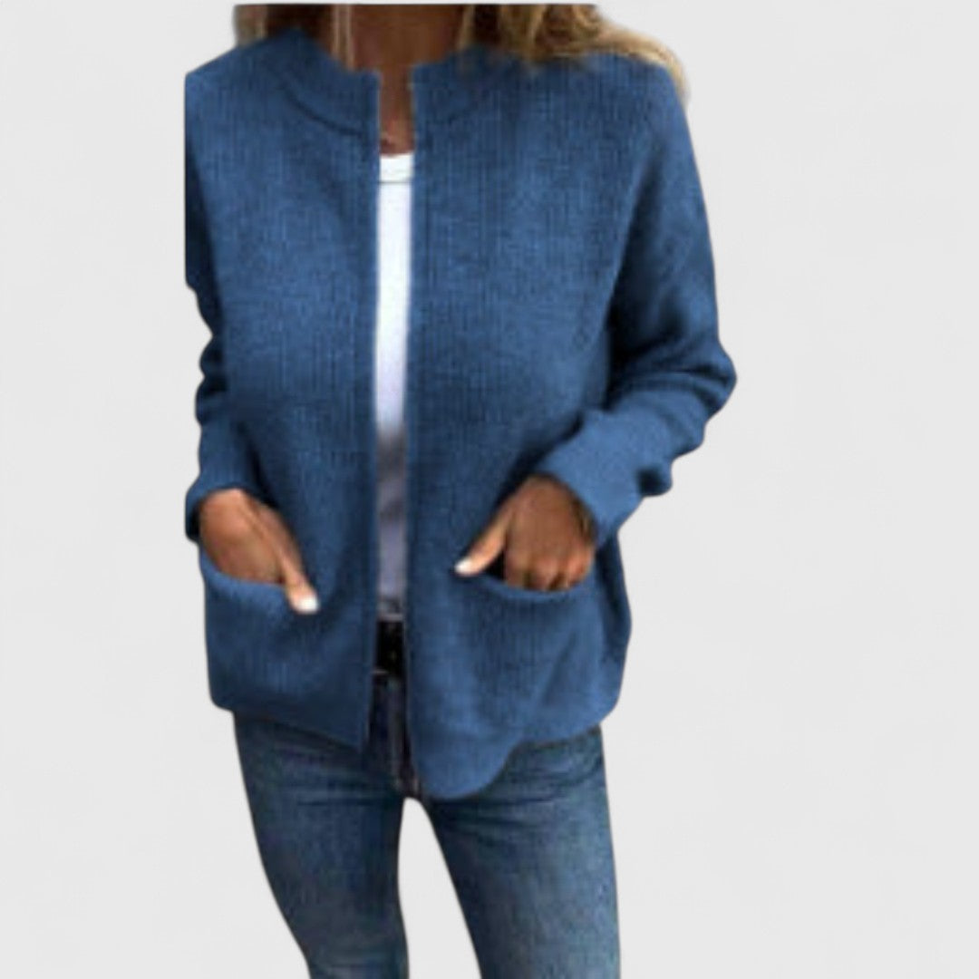 Ερμιόνη - Γιλέκο με κομψό σχεδιασμό και άνεση για το φθινόπωρο και όχι μόνο.