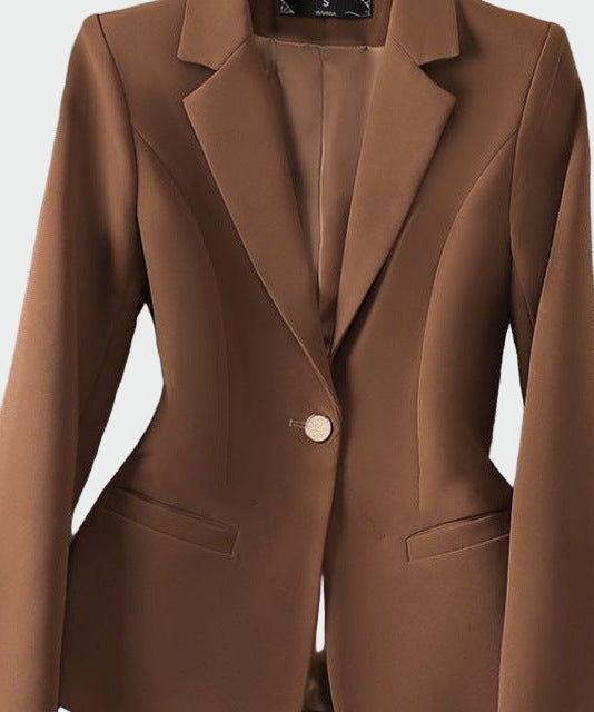 Σακάκι σε μοντέρνα κομψή γραμμή